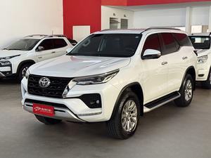 TOYOTA HILUX SW4 2.8 D-4D TURBO SRX 4X4