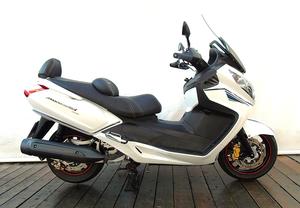 MAXSYM 400i
