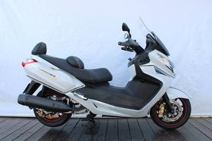 MAXSYM 400i
