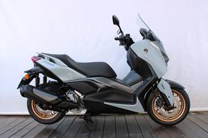 XMAX 300 CONNECTED ABS