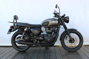 BONNEVILLE T100 BLACK 900