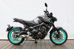 YAMAHA MT-09