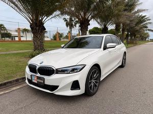 320i