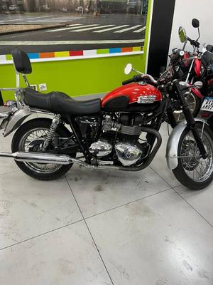 BONNEVILLE T100 BLACK 900