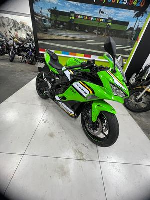 KAWASAKI NINJA ZX-4R