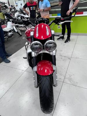 TRIUMPH ROCKET III R