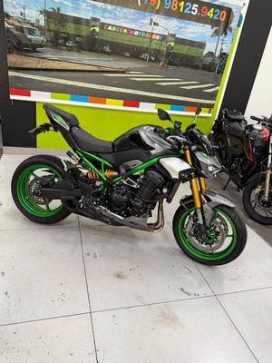 KAWASAKI Z900 R EDITION