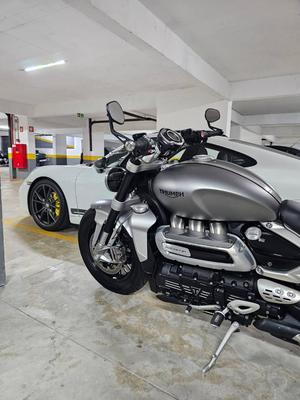 TRIUMPH ROCKET III R