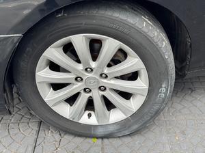 AZERA 3.3 MPFI GLS SEDAN V6 24V