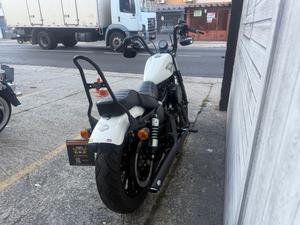 SPORTSTER IRON 883 