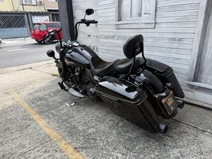ROAD KING SPECIAL 