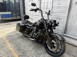 ROAD KING SPECIAL 