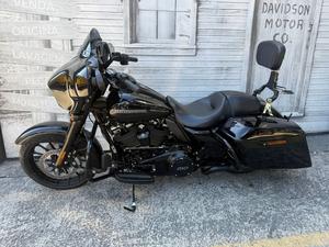 STREET GLIDE SPECIAL
