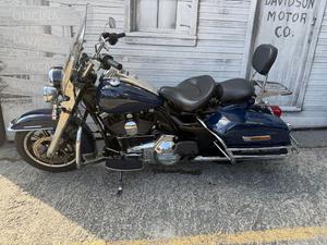 ROAD KING POLICE FLHP 