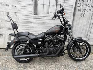 HARLEY-DAVIDSON SPORTSTER XL 883 R