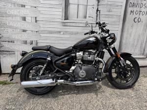 ROYAL ENFIELD METEOR 650 INTERSTELLAR
