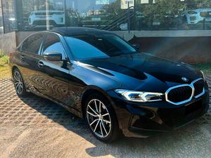 Exclusiva AB Multimarcas 320i