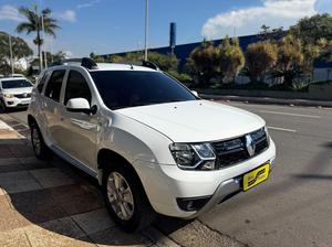 Duas Pistas Automóveis DUSTER