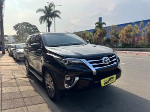 TOYOTA HILUX 2.8 SRX 4X4 CD 16V