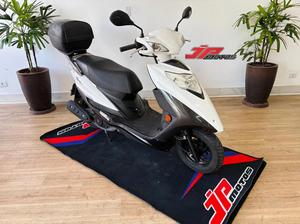 LINDY 125