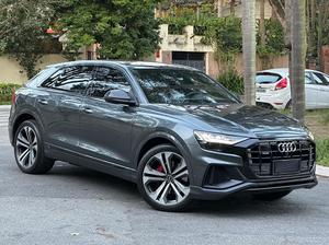AUDI Q8 2022
