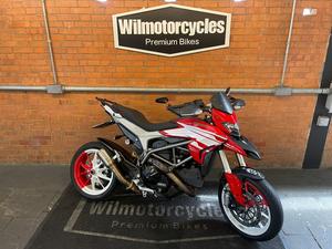 HYPERSTRADA 821