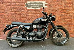 BONNEVILLE T100 BLACK 900
