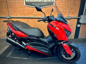 YAMAHA XMAX ABS