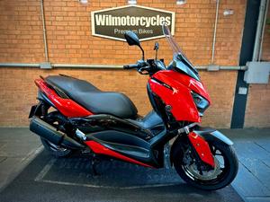 YAMAHA XMAX ABS