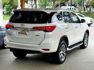 TOYOTA/HILUX SW4 2.8 SRX 4X4 7 LUGARES 16V TURBO INTERCOOLER 2020