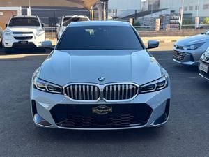 320i