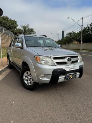 HILUX