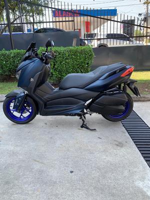 YAMAHA XMAX ABS