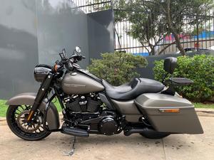 HARLEY-DAVIDSON ROAD KING SPECIAL