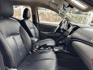 MITSUBISHI/L200 TRITON 2.4 16V TURBO SPORT HPE CD 4X4 2018