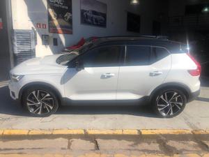 VOLVO/XC40 1.5 T5 R-DESIGN 2021