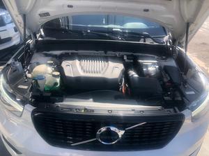 VOLVO/XC40 1.5 T5 R-DESIGN 2021
