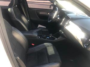 VOLVO/XC40 1.5 T5 R-DESIGN 2021