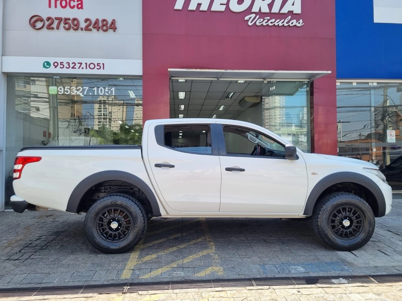 MITSUBISHI L200 TRITON