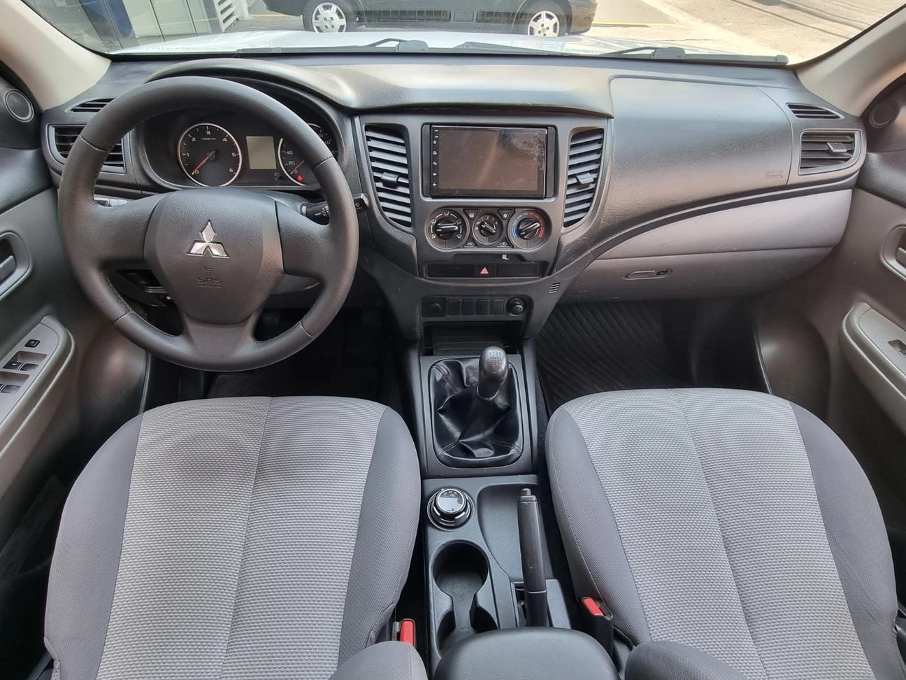 MITSUBISHI L200 TRITON