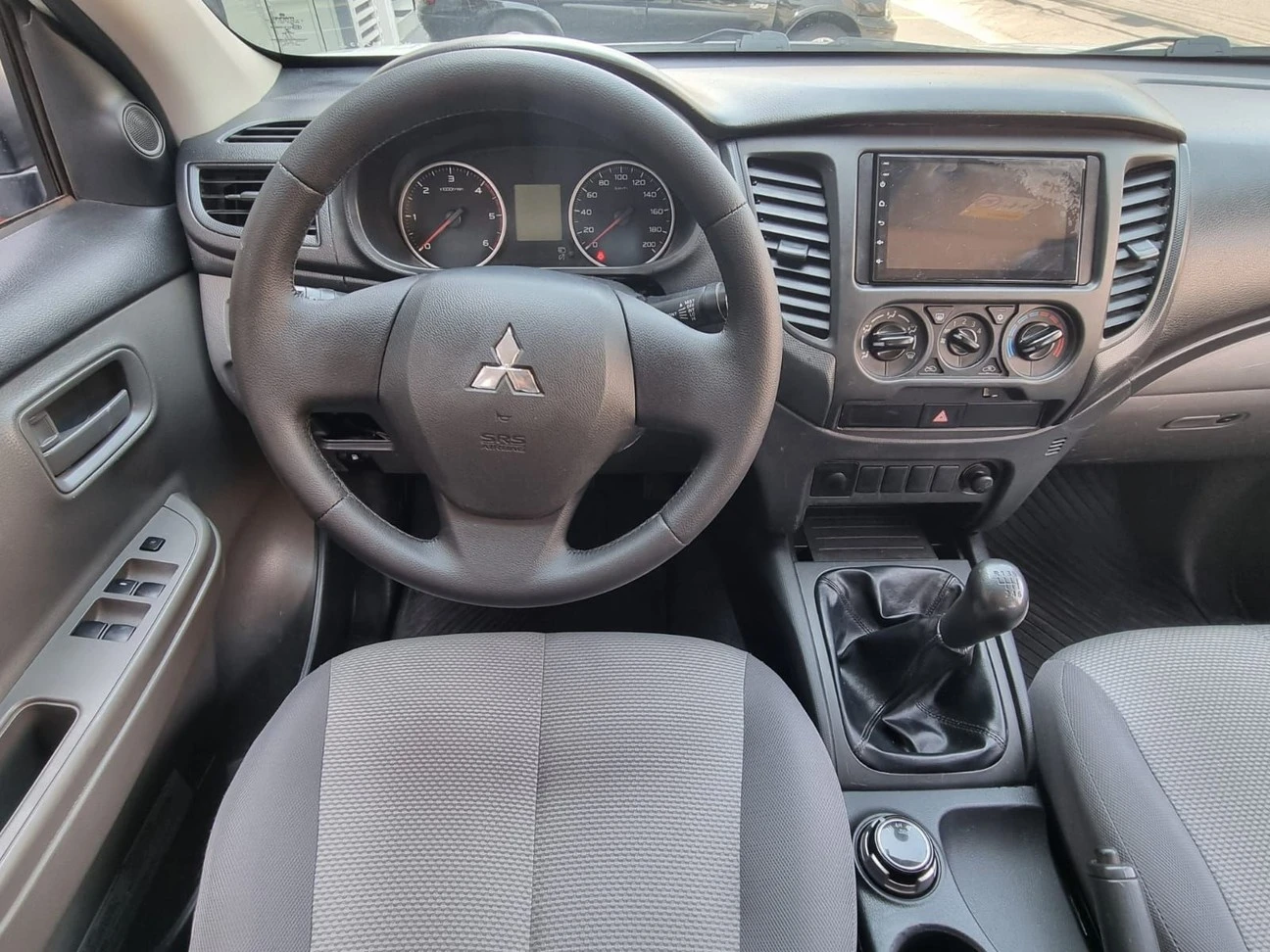 MITSUBISHI L200 TRITON
