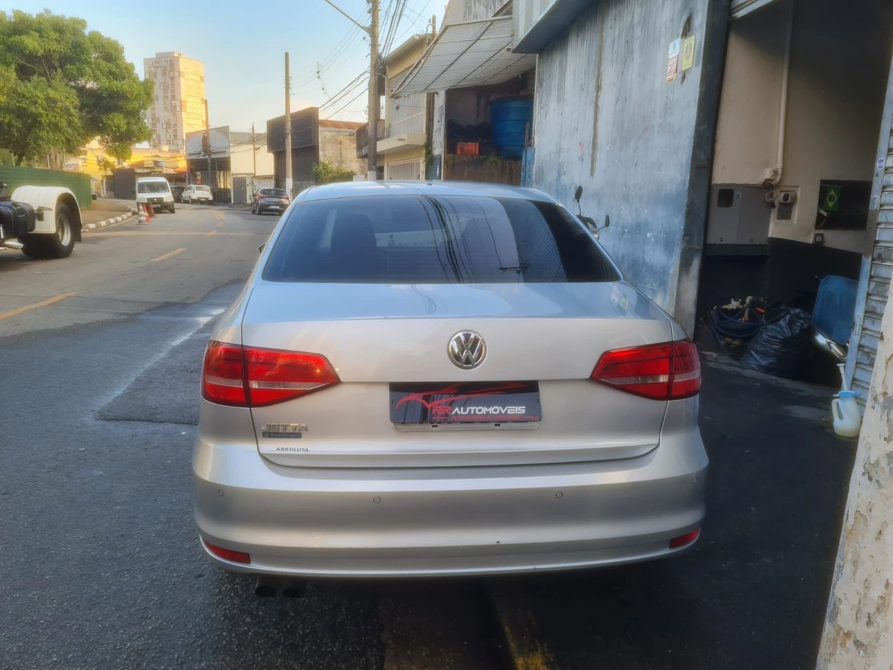 VOLKSWAGEN JETTA