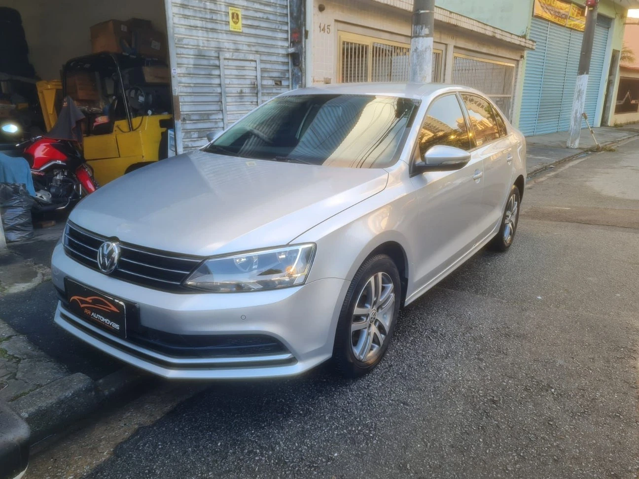 VOLKSWAGEN JETTA