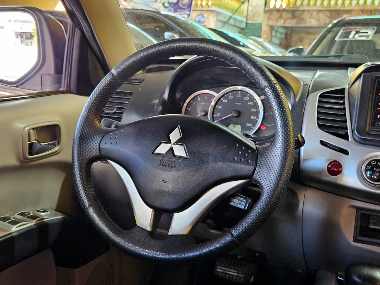 MITSUBISHI L200 TRITON