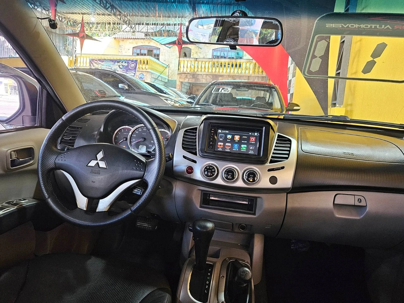MITSUBISHI L200 TRITON
