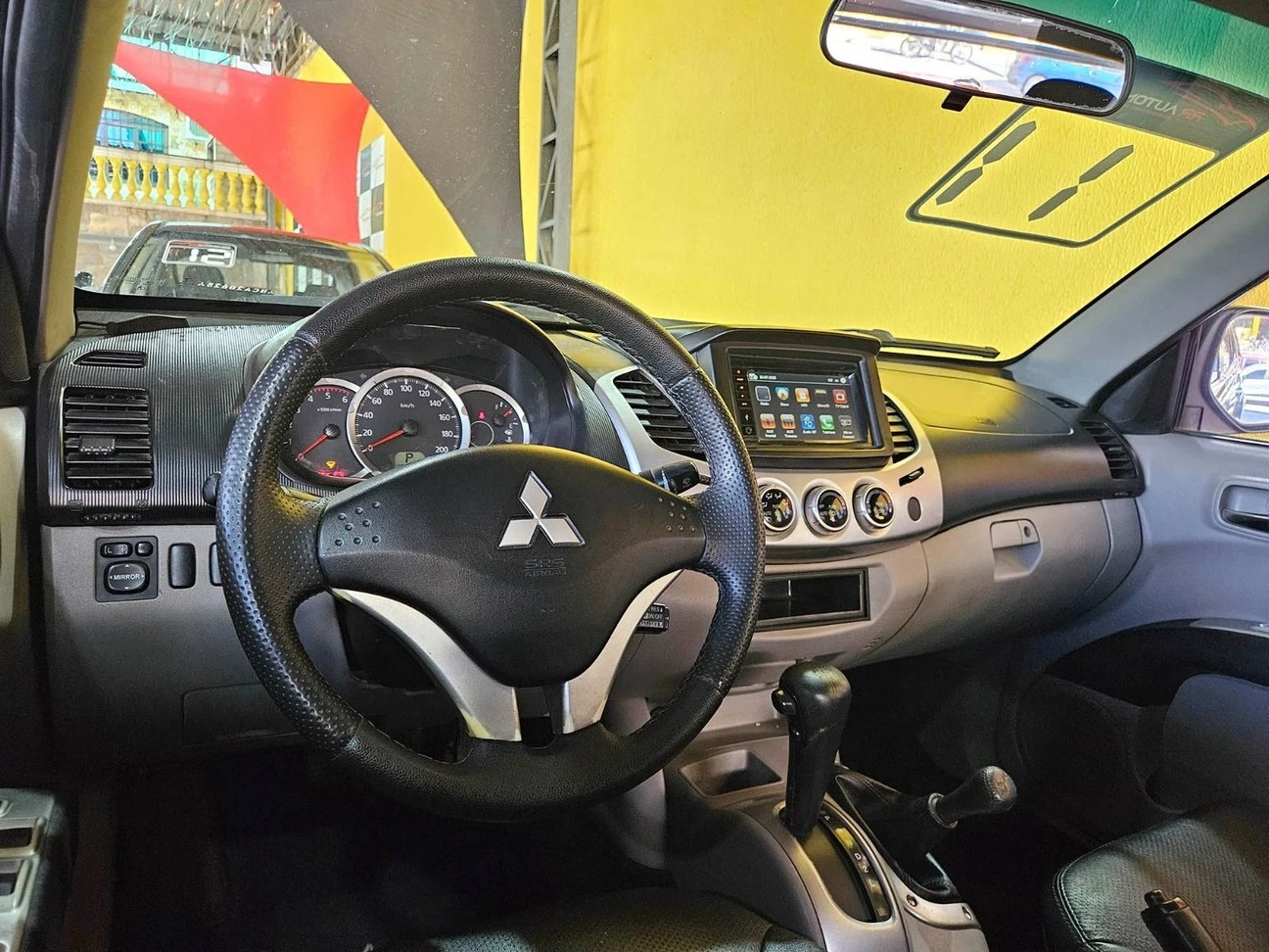 MITSUBISHI L200 TRITON