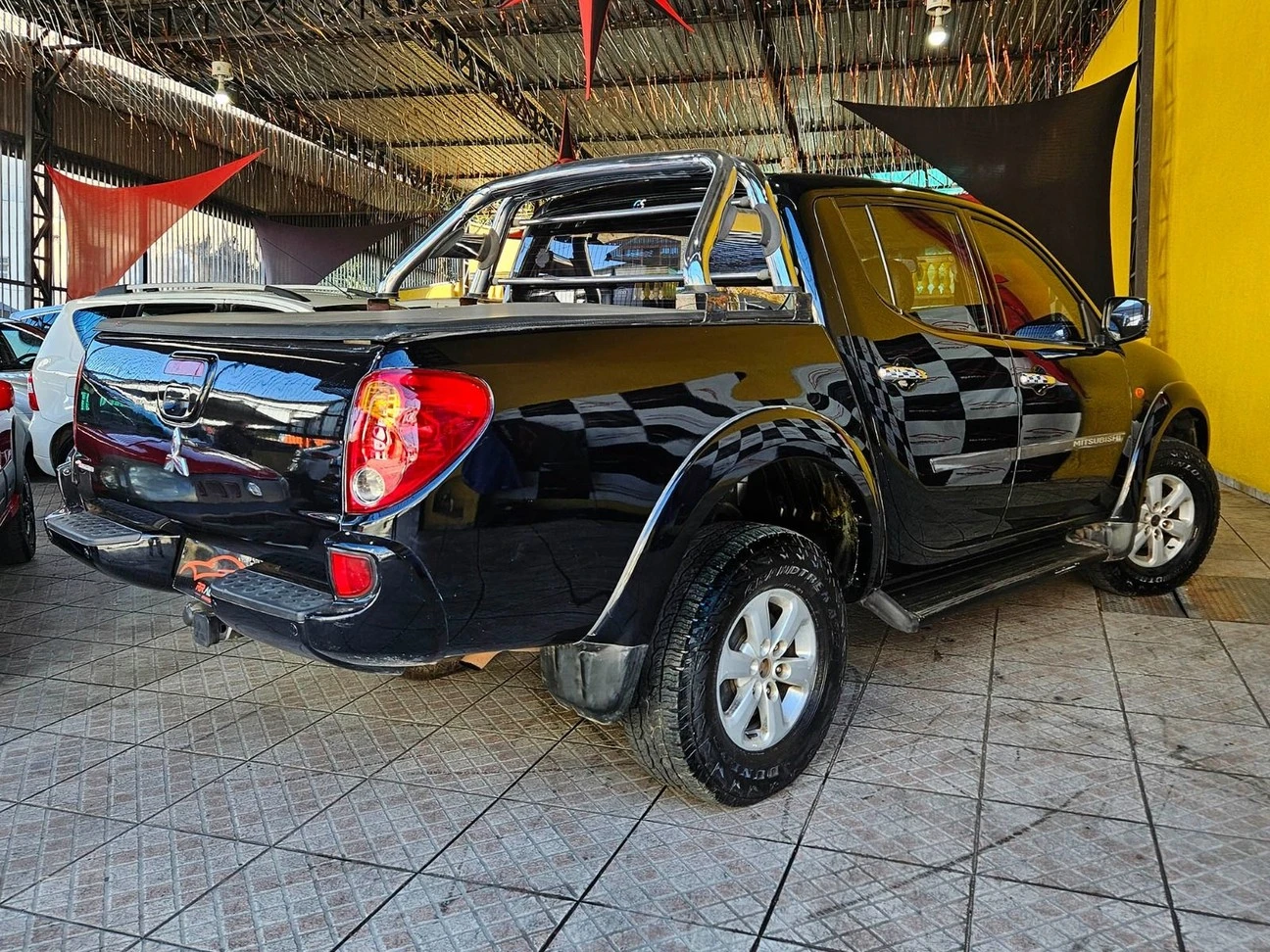 MITSUBISHI L200 TRITON