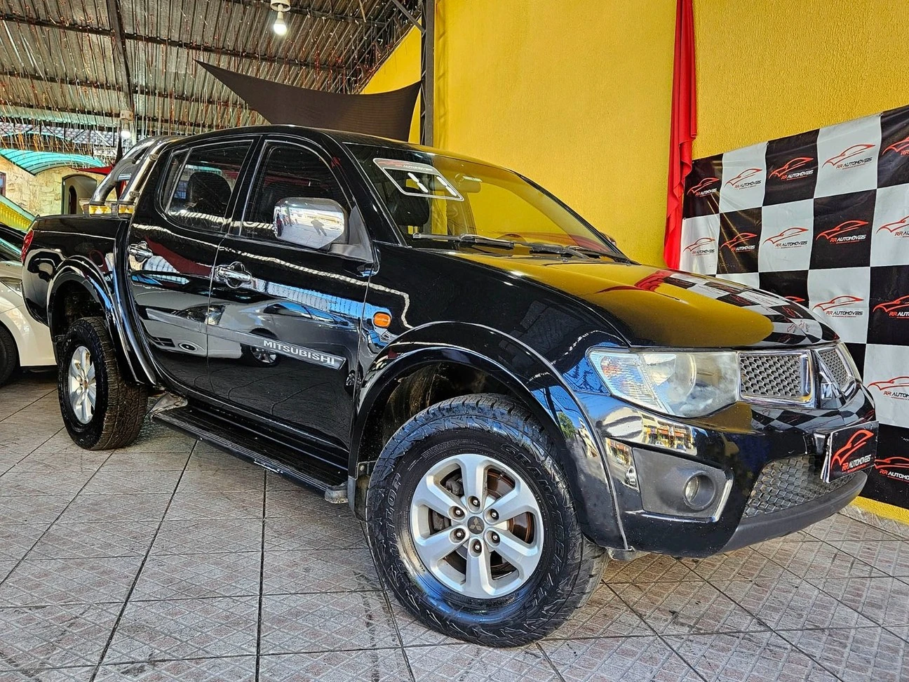 MITSUBISHI L200 TRITON