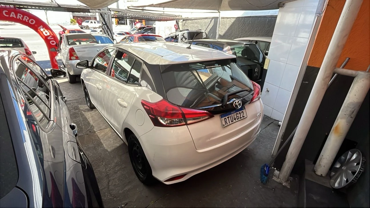 TOYOTA YARIS