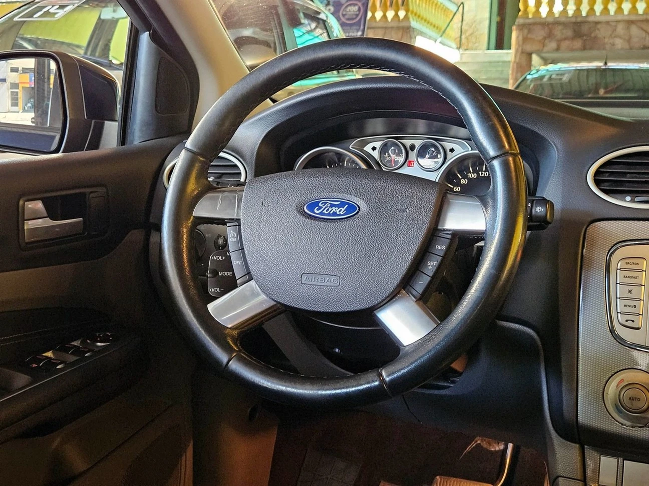 FORD FOCUS